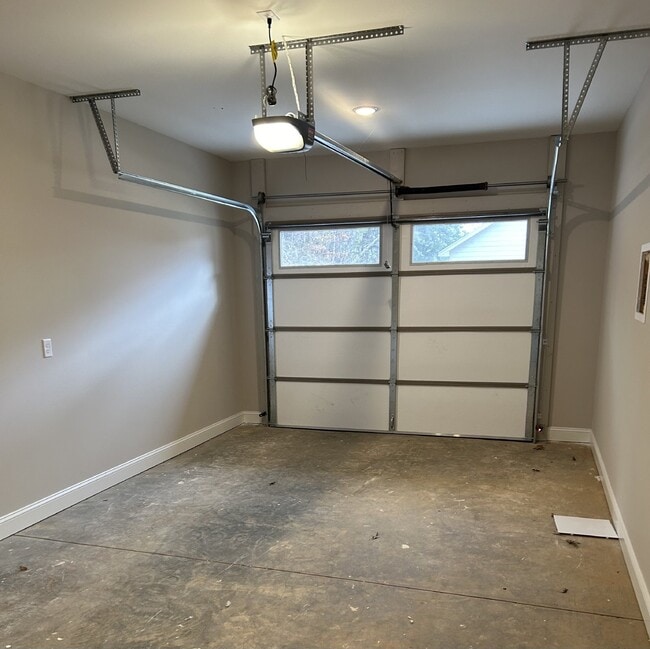 Building Photo - 1 BEDROOM 1 BATH APARTMENT WITH GARAGE FOR RENT AT CYPRESS RIDGE