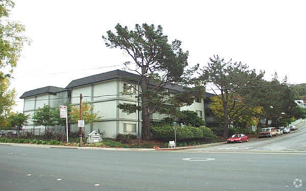 Primary Photo - The Alameda Apartments