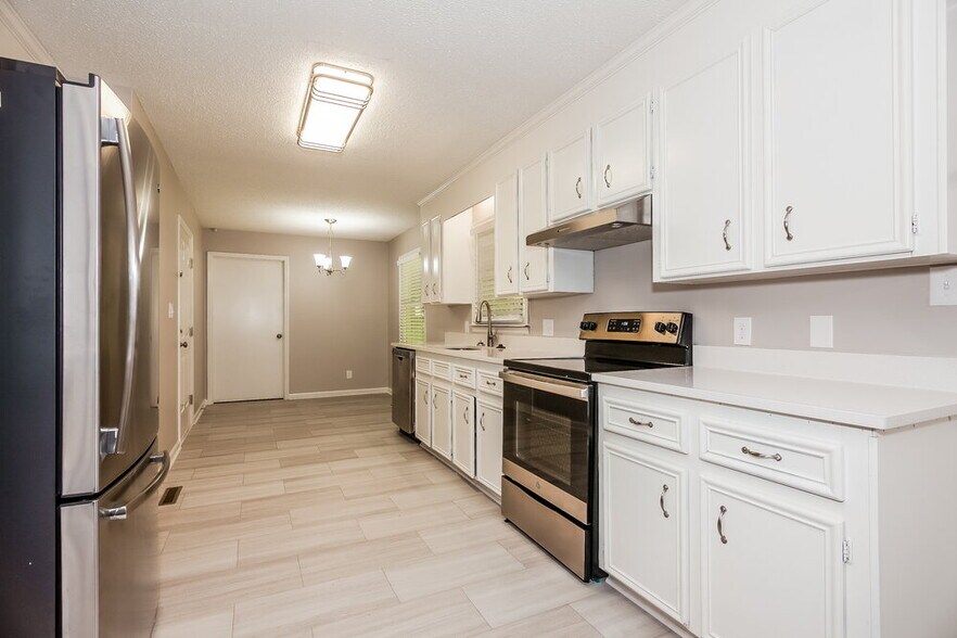 Building Photo - 431 Hillcrest Dr