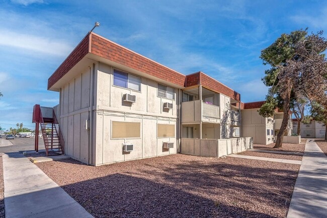 Building Photo - 5396 S Swenson St