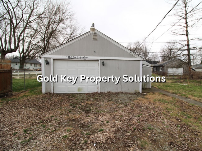 Building Photo - MEADOWBROOK AREA 2 BR 1 BA House with Central Air and Garage (NO SECTION 8)