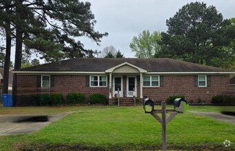 Building Photo - 220 Frank Dr