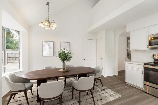 Building Photo - 9410 Calwood Cir