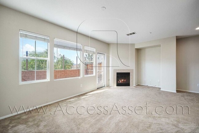 Building Photo - Beautiful 3 Bed / 2.5 Bath Townhouse In Vi...