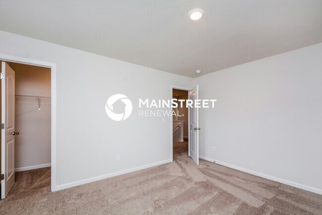 Building Photo - 4 Bedroom Pet-Friendly Home in Zebulon, NC with Main Street Renewal