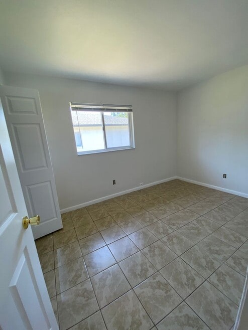 Building Photo - 3223-3225 SW Santa Barbara Pl