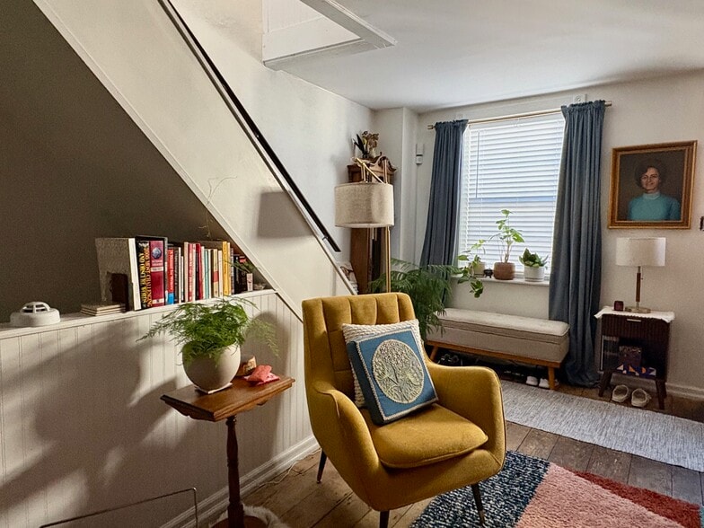 Building Photo - 706 Sears St