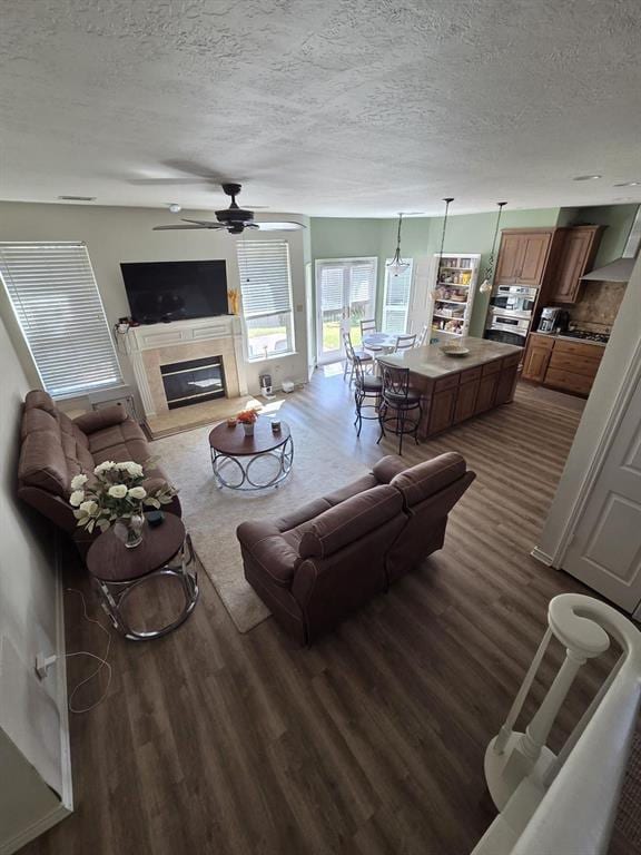 Building Photo - 1203 Cardinal Ln