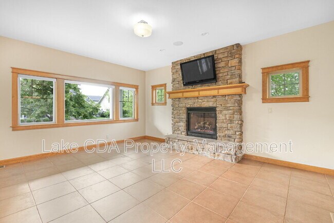 Building Photo - 3270 N Waterwood Ln