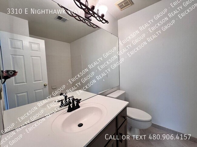 Building Photo - 3310 E Nighthawk Wy