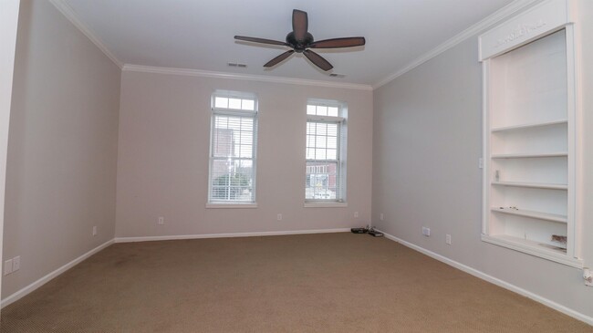 Building Photo - 32 N Lafayette Ave