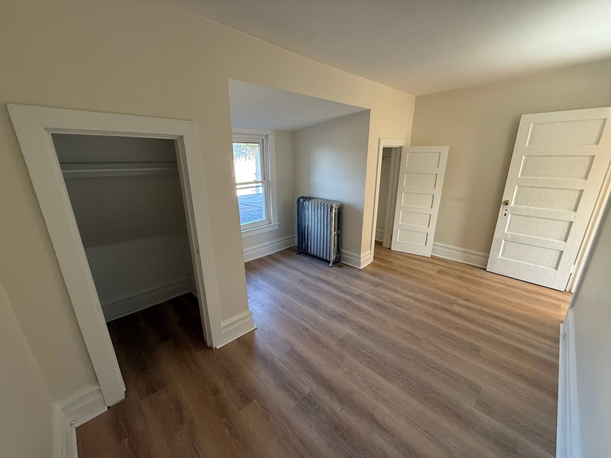 Building Photo - 133 S 15th St