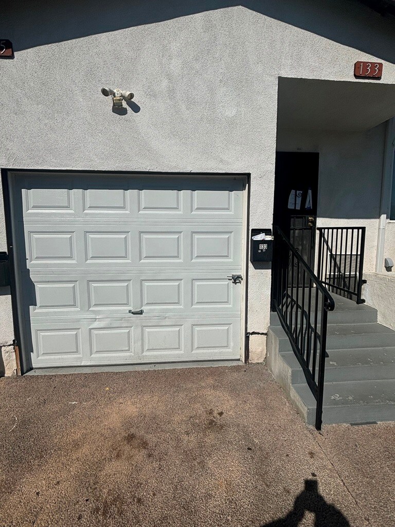 Building Photo - 133 W 74th St