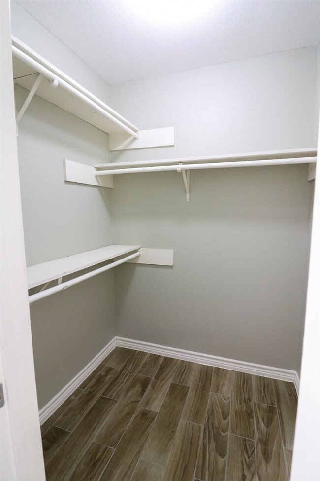 Building Photo - 2706 Orion Dr