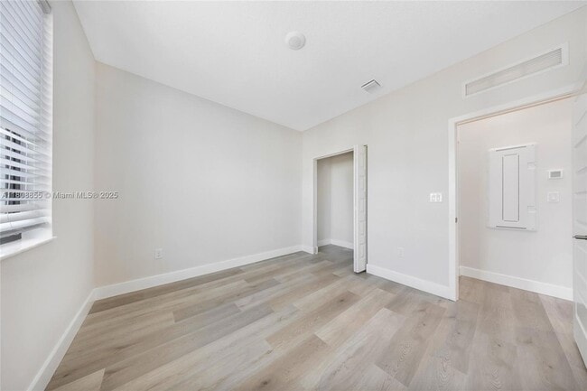 Building Photo - 4856 NW 83rd Pkwy