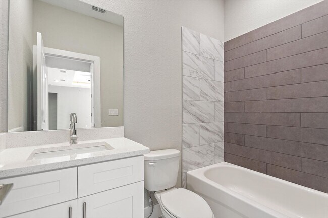 Building Photo - Deposit-Free! Get $1,000 OFF your first mo...