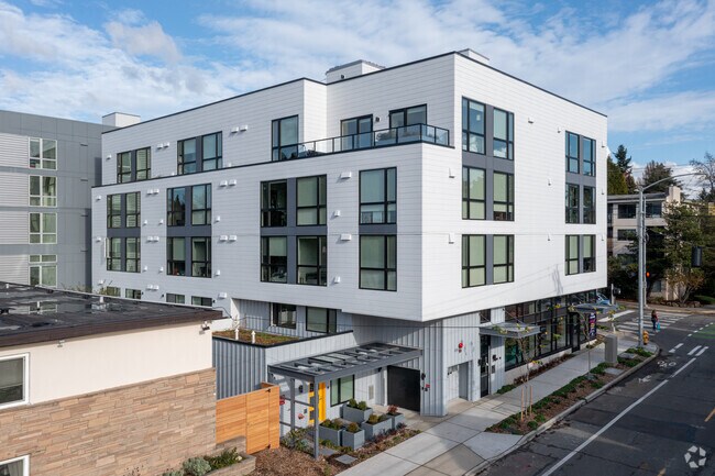 Building Photo - Vivid Roosevelt