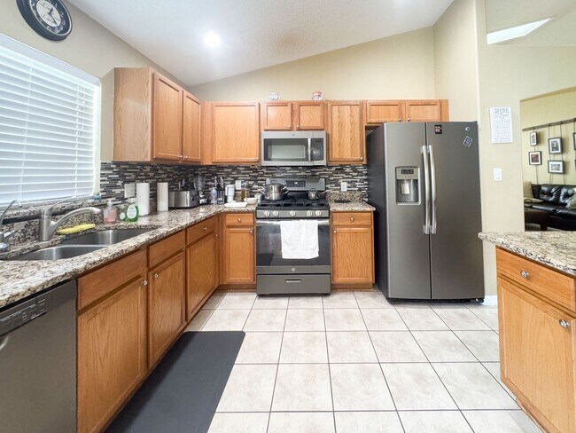 Building Photo - 3154 Samosa Hill Cir