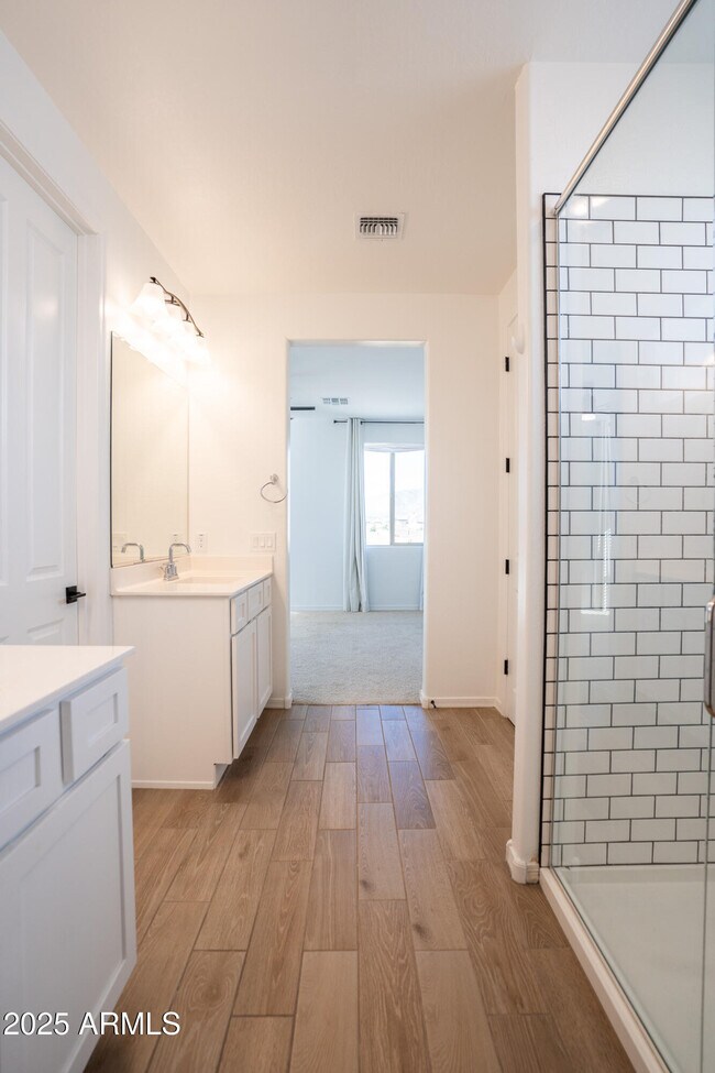 Building Photo - 4368 N Pioneer Dr