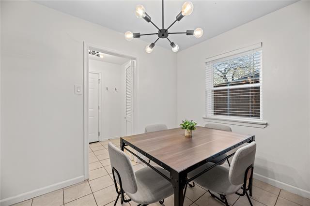Building Photo - 9936 Lakemere Dr