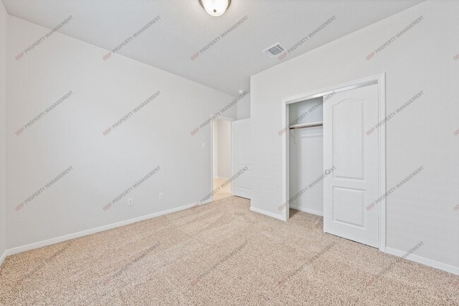 Building Photo - $250 OFF FIRST MONTHS RENT