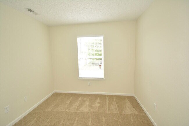 Building Photo - 15341 Ten Point Dr