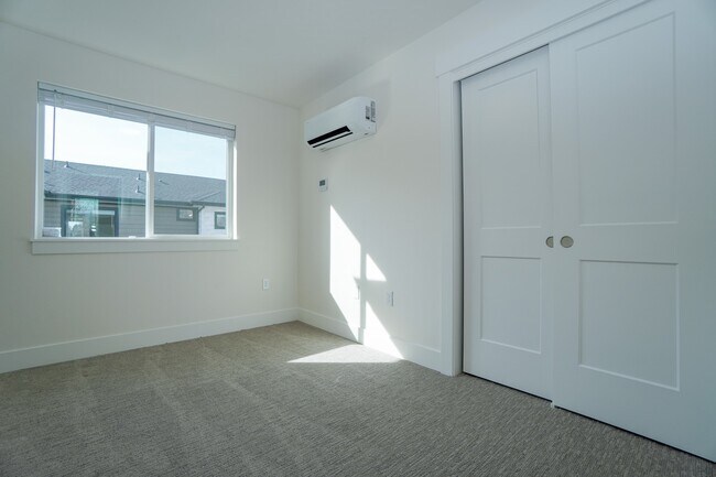 Building Photo - 4626 N Iota Ln