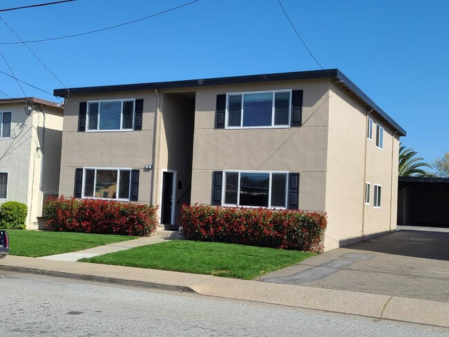 Primary Photo - 22 Linden Ave