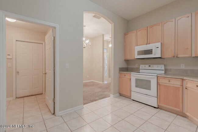 Building Photo - 684 Sid Dr