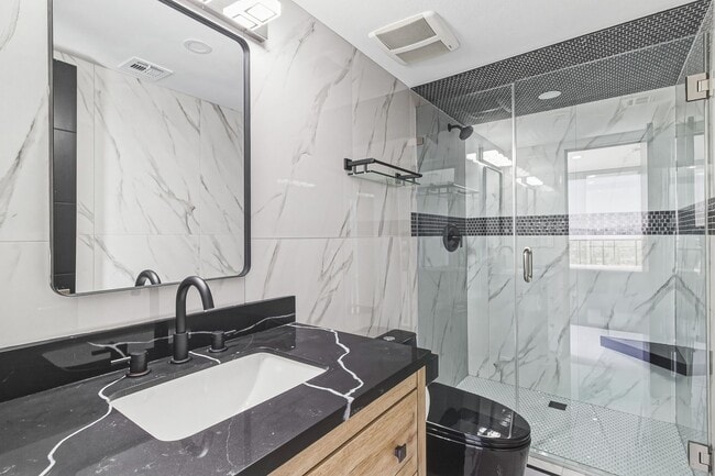 Building Photo - 3111 Bel Air Dr