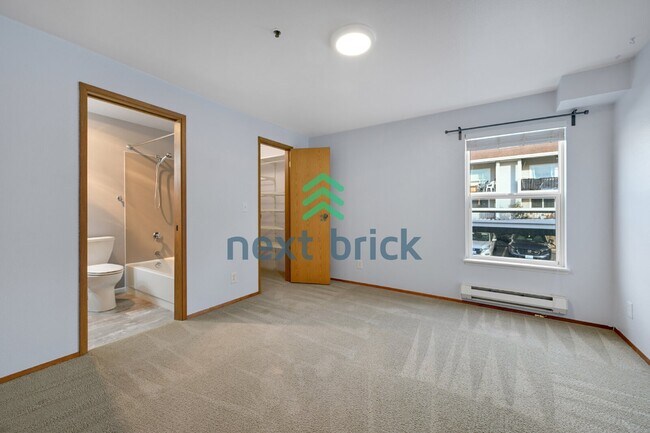 Building Photo - 2 Bedroom, 2 Bathroom Condominium Available for Rent