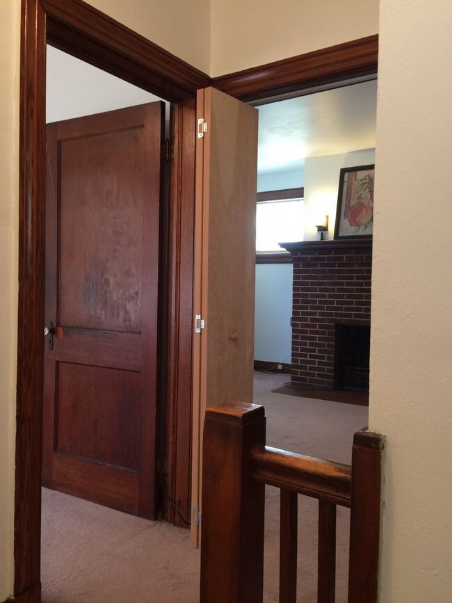 Building Photo - 2806 Hawthorne Ave