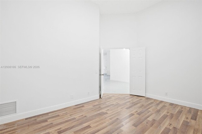 Building Photo - 646 Heritage Dr