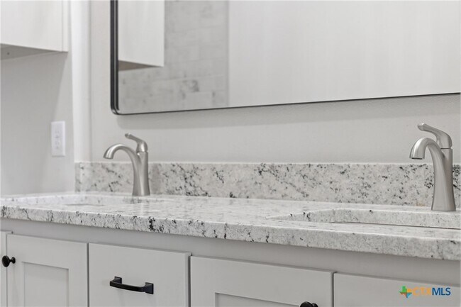 Building Photo - 410 State Hwy 95