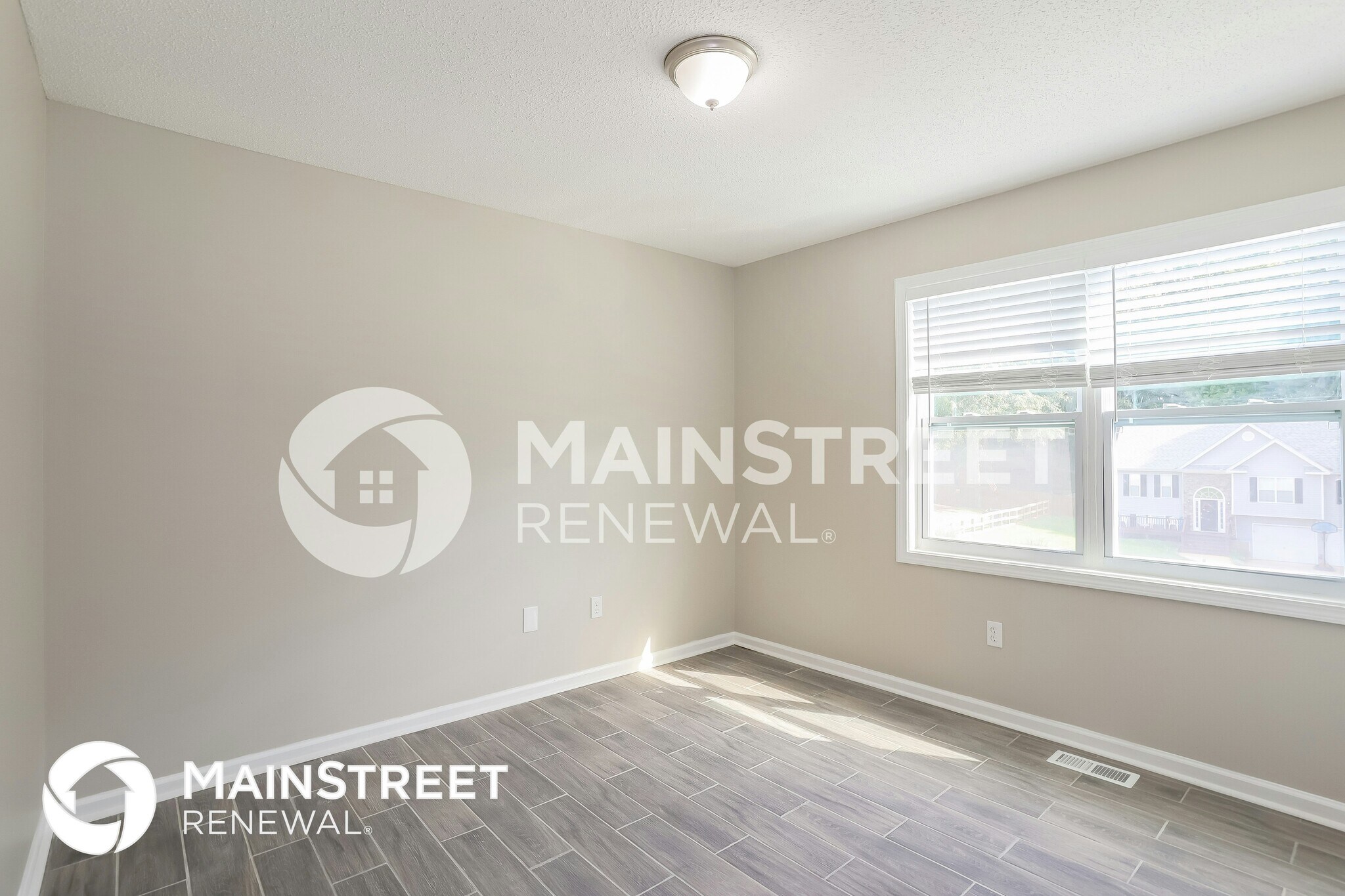 Building Photo - 214 S Red Oak Way