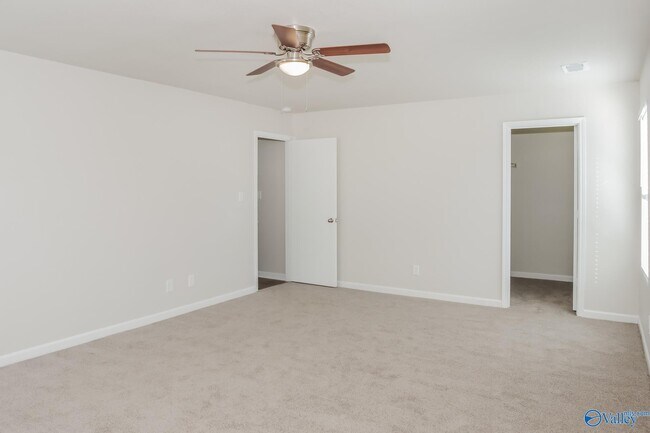 Building Photo - 410 Jasmine Dr