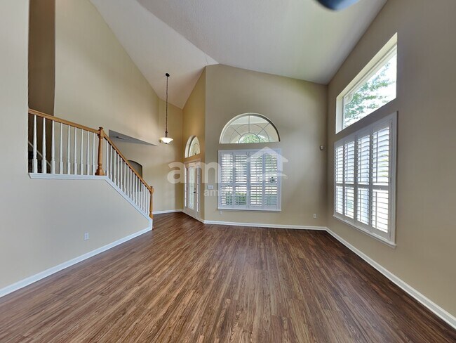 Building Photo - 2110 Thorn Hollow Ct