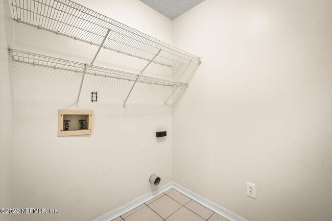 Building Photo - 12635 Chapeltown Cir E