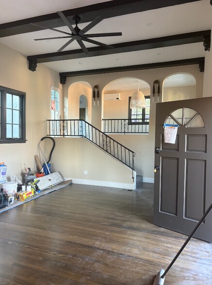 Building Photo - 3608 Wilshire Terrace