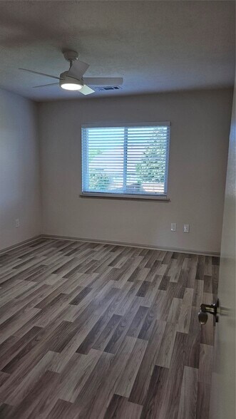 Building Photo - 23510 Stratsborough Dr