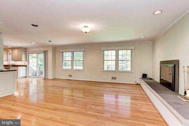 Building Photo - 11220 Broad Green Dr