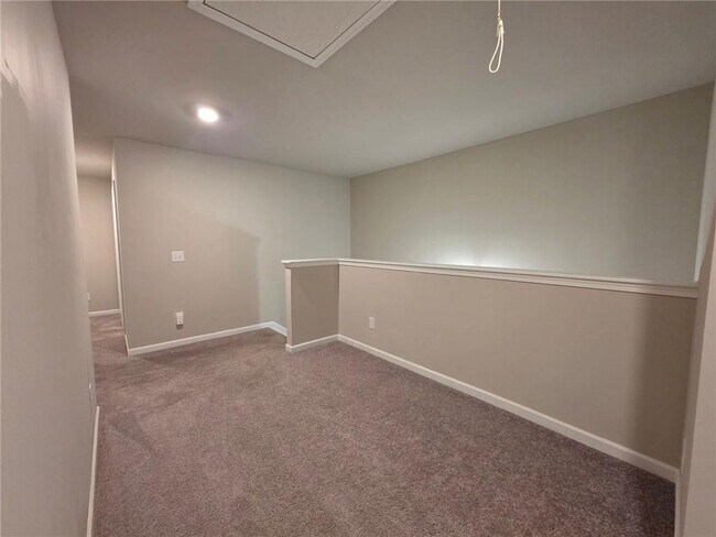 Building Photo - 85 Pointe Pl