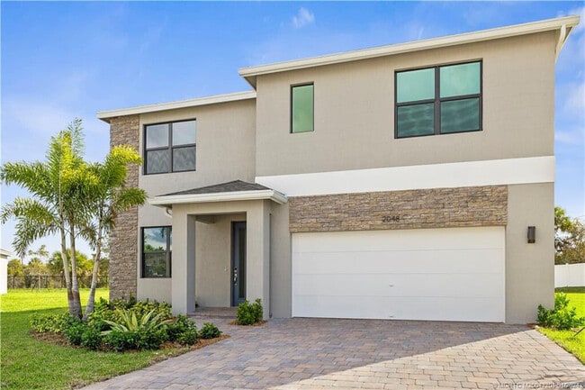 Building Photo - 2048 NE Ocean Dunes Dr