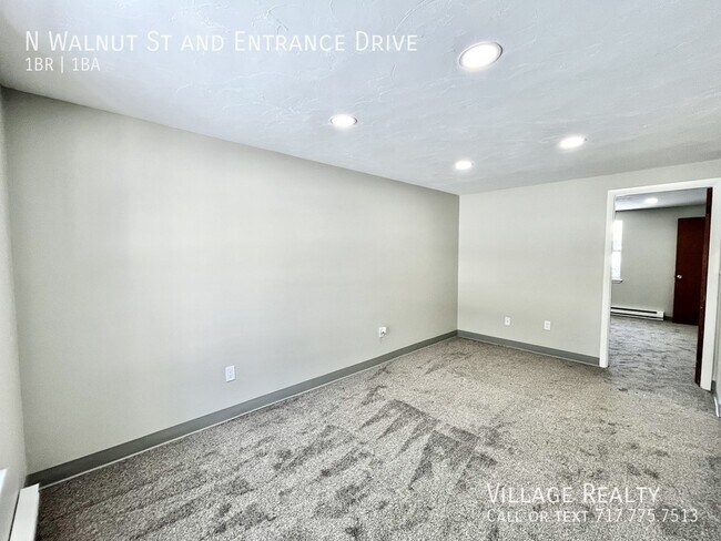Building Photo - 312 N Walnut St