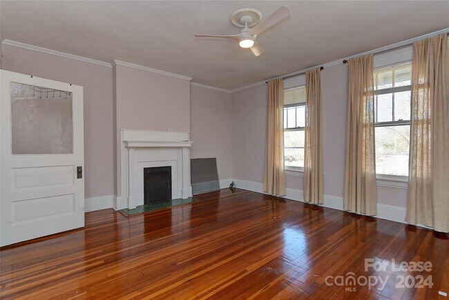 Building Photo - 807-809 W Franklin St