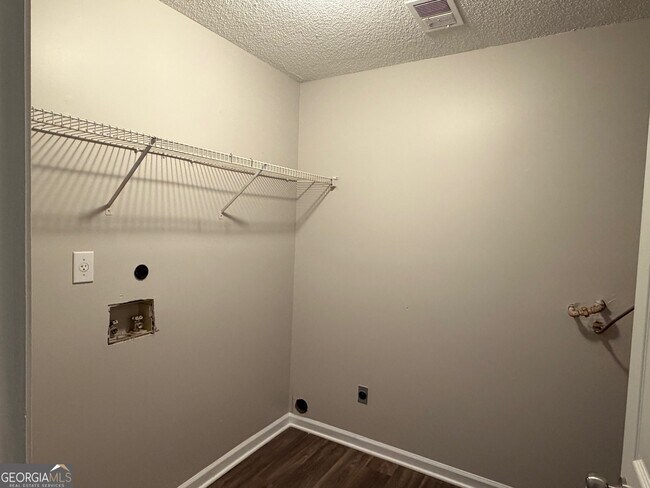 Building Photo - 11147 Lenox Dr