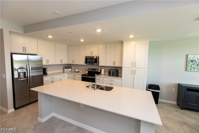 Building Photo - 15405 Grn Acrs Ave