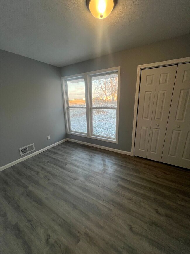 Building Photo - 102 Chestnut