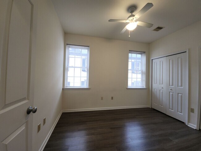 Building Photo - Downtown Bethlehem 2 Bedroom Apt.