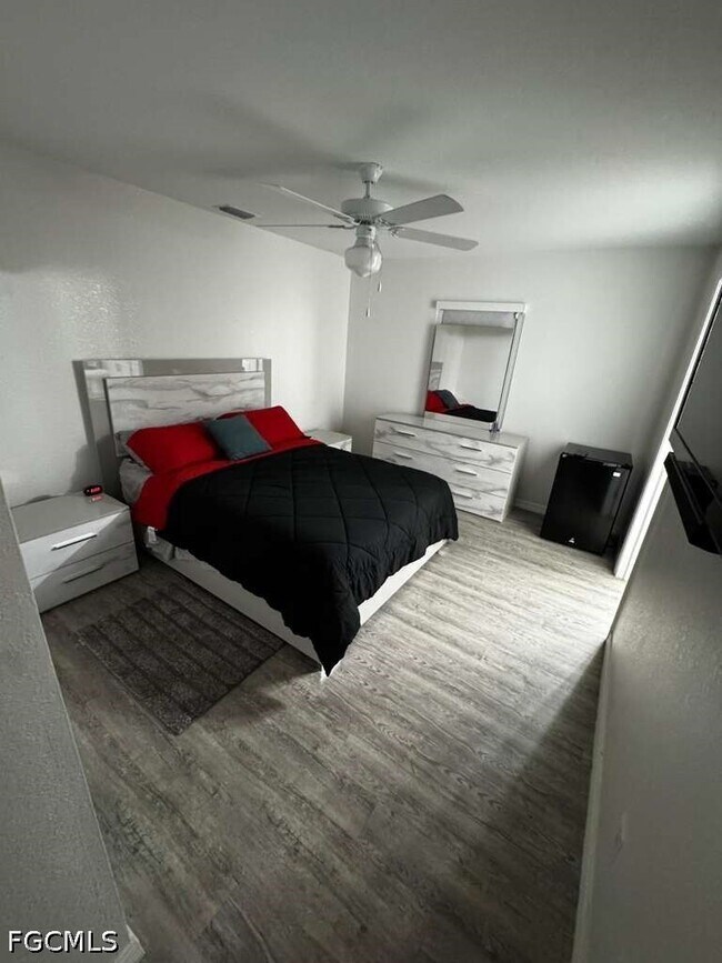 Building Photo - 6050 Kumquat Cir